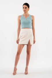 ZOILA SLEEVELESS SNAP BUTTON TOP